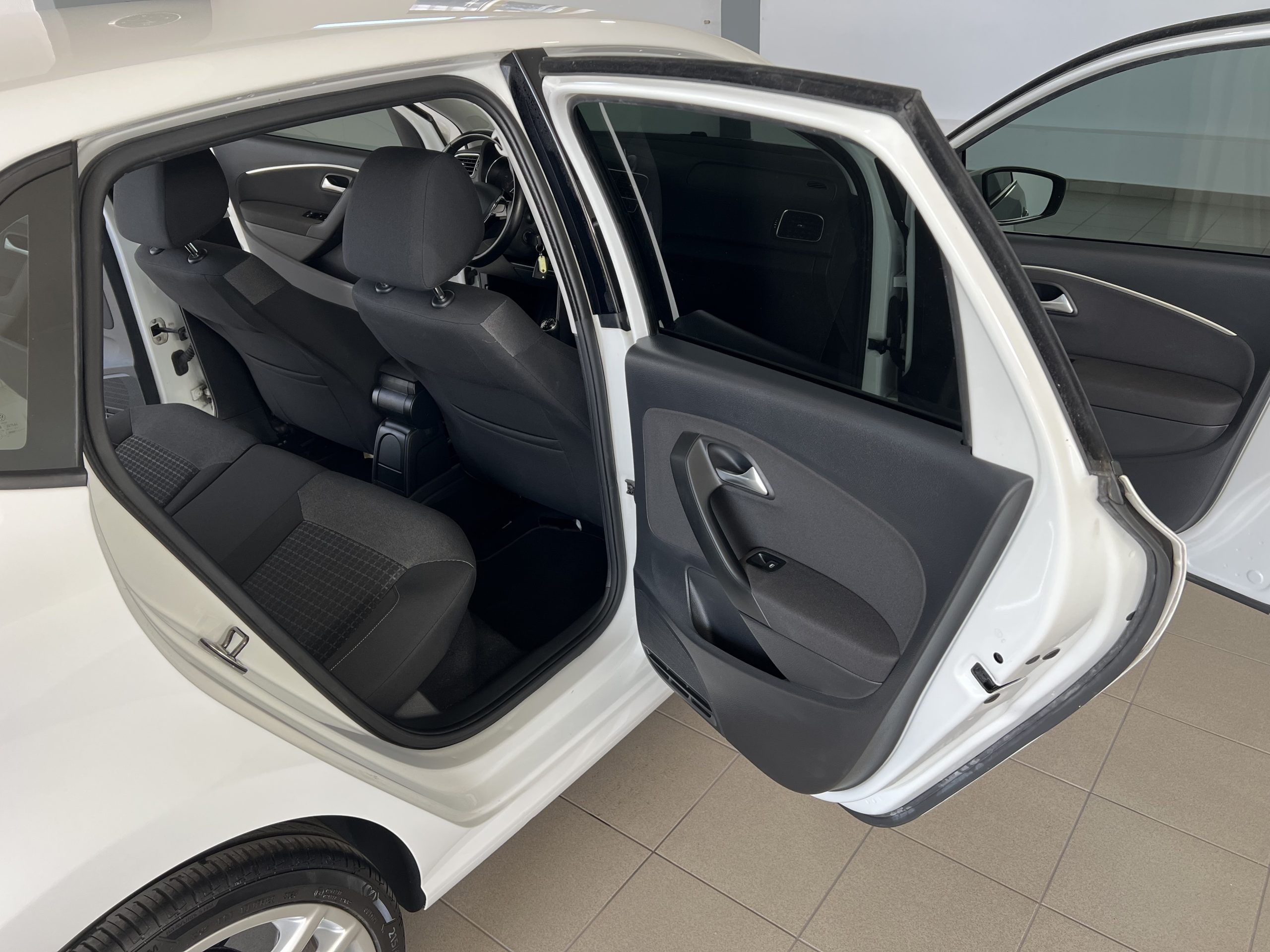 Car Image 7
